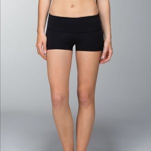 Lululemon boogie shorts reversible size 4